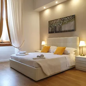 Bed & Breakfast Pink Wolf, Florence